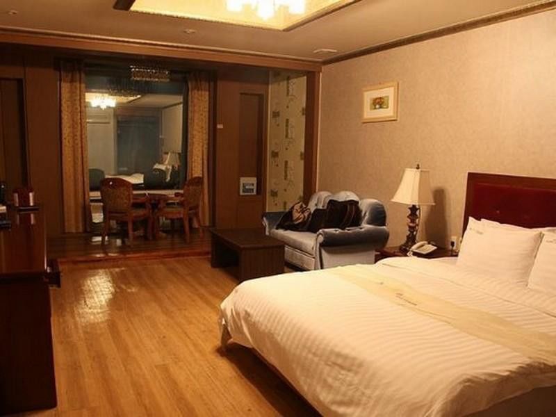 B&Beach Tourist Hotel Yeosu Eksteriør bilde